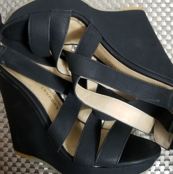 Chinese Laundry | Wedge 8.5 - Picture 3 of 6